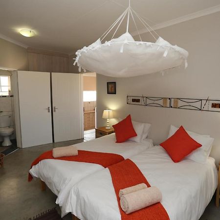 Orange House Self Catering Apartment Аус Екстериор снимка