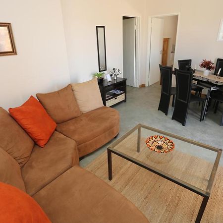 Orange House Self Catering Apartment Аус Екстериор снимка