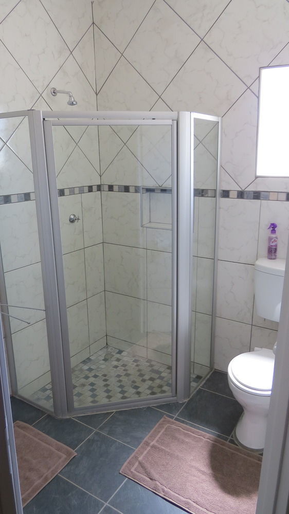 Orange House Self Catering Apartment Аус Екстериор снимка