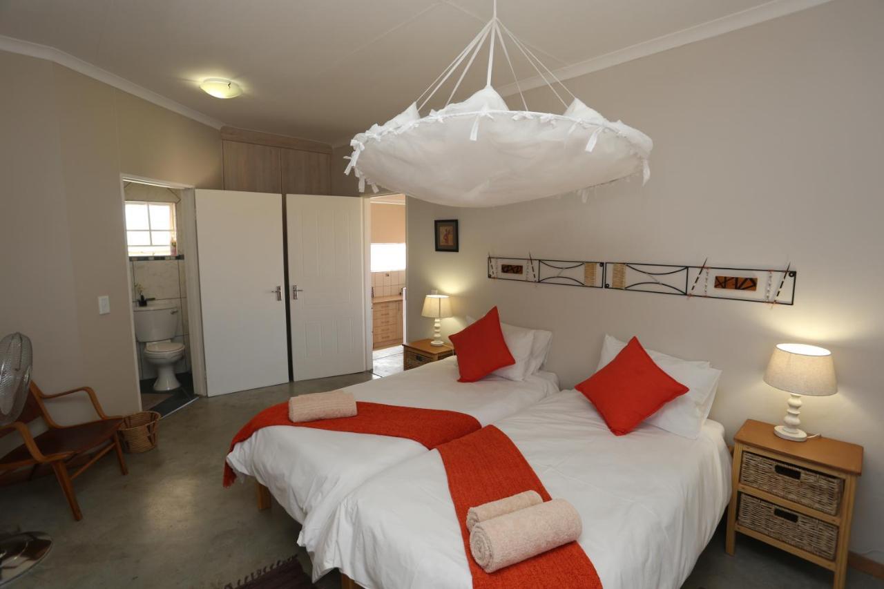Orange House Self Catering Apartment Аус Екстериор снимка