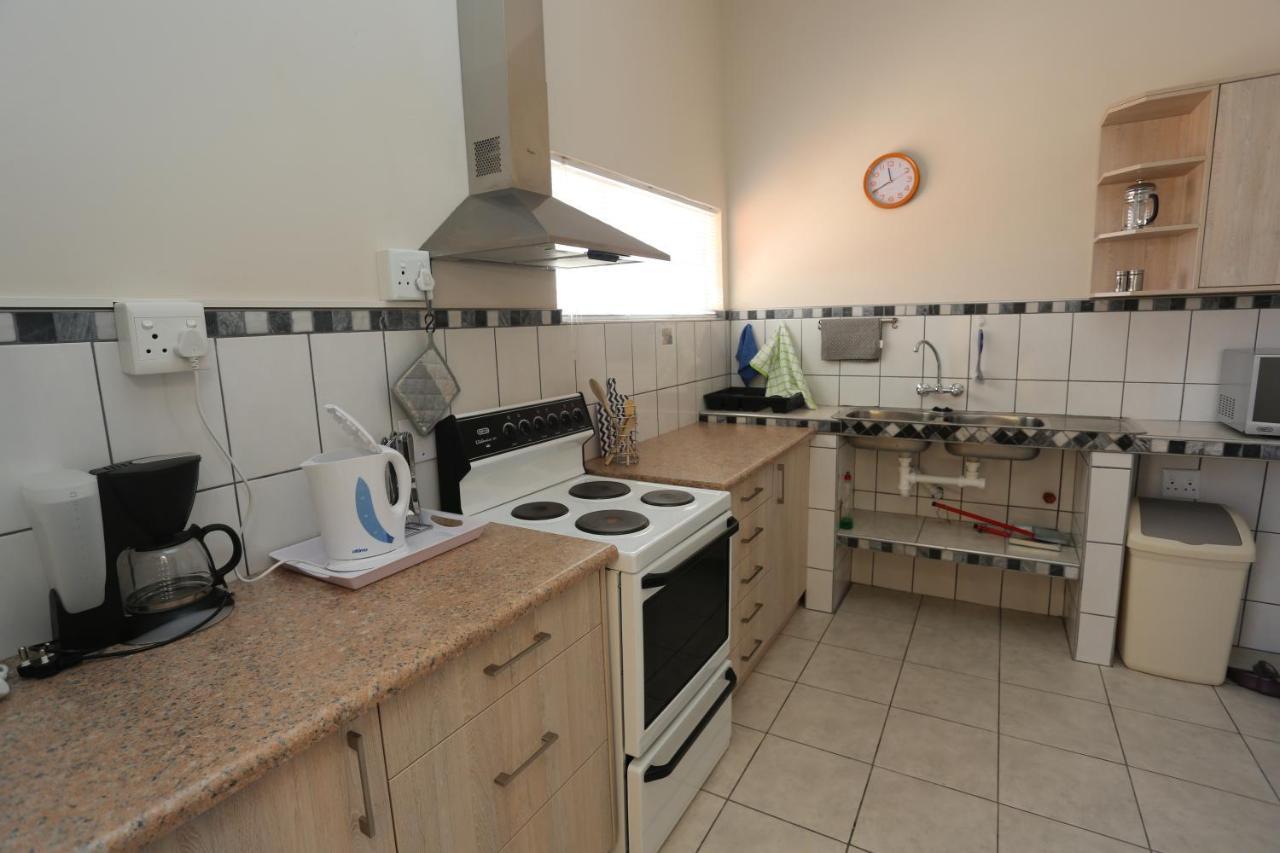 Orange House Self Catering Apartment Аус Екстериор снимка